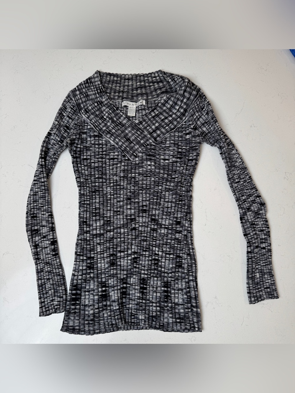 Love By Design Black & White Ribbed V-Neck Long Sleeve Top